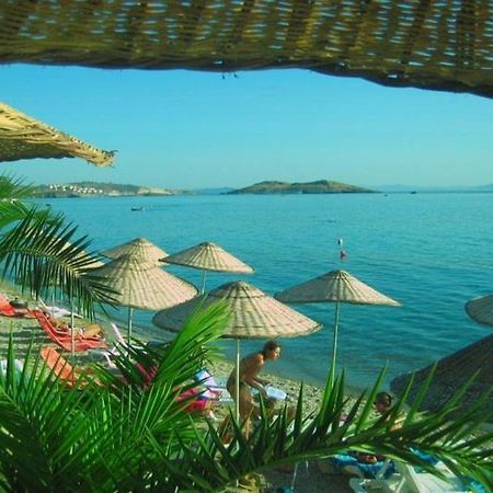 Teras Motel Foça Luaran gambar