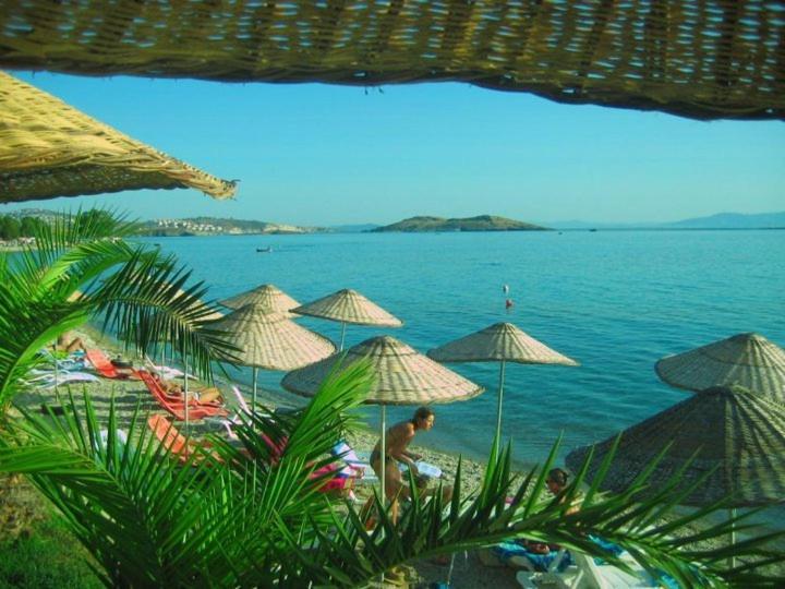 Teras Motel Foça Luaran gambar