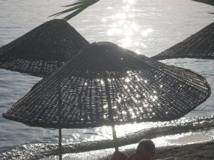 Teras Motel Foça Luaran gambar