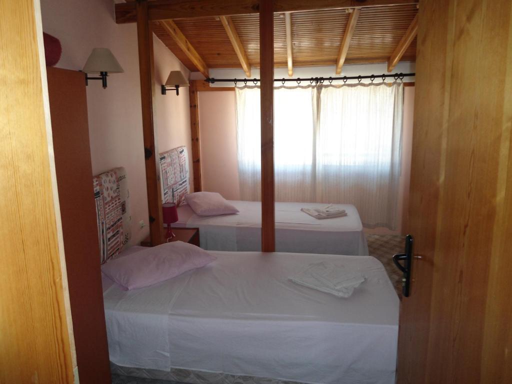 Teras Motel Foça Bilik gambar