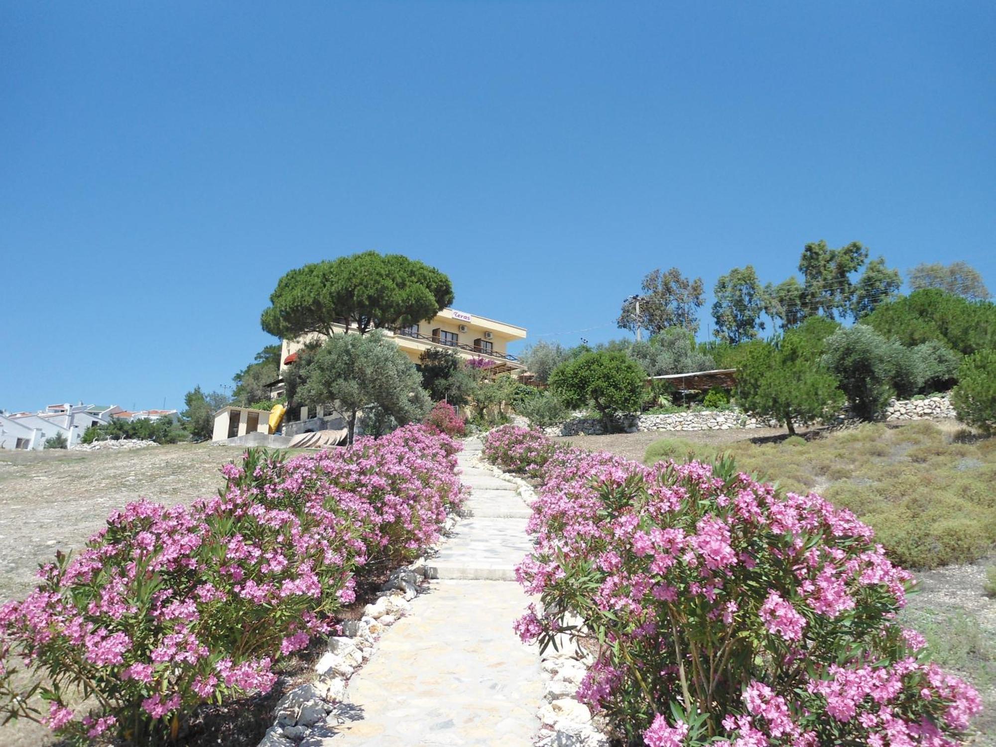 Teras Motel Foça Luaran gambar