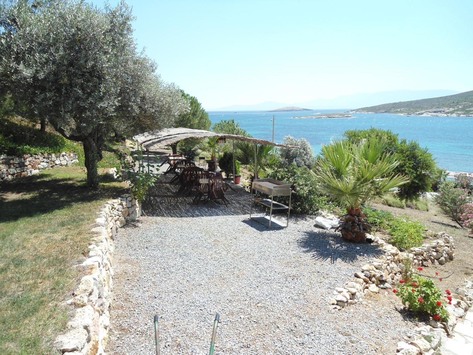 Teras Motel Foça Luaran gambar