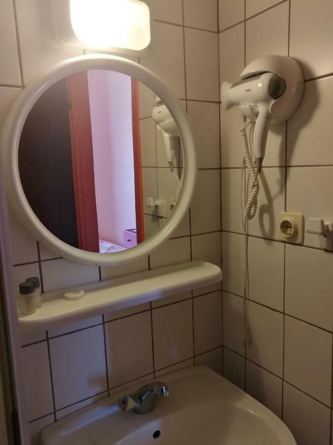 Teras Motel Foça Luaran gambar